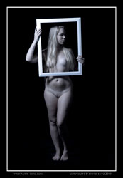 joyce nude frame